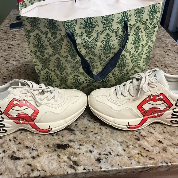 Rhyton “Mouth” Shoes